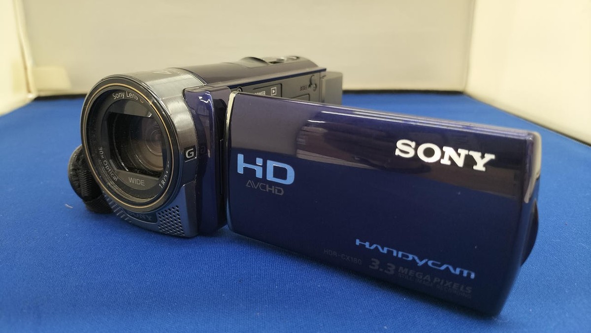 Sony HDR-CX180 HD Video Camera 30x Optical Zoom SD/SDXC Battery