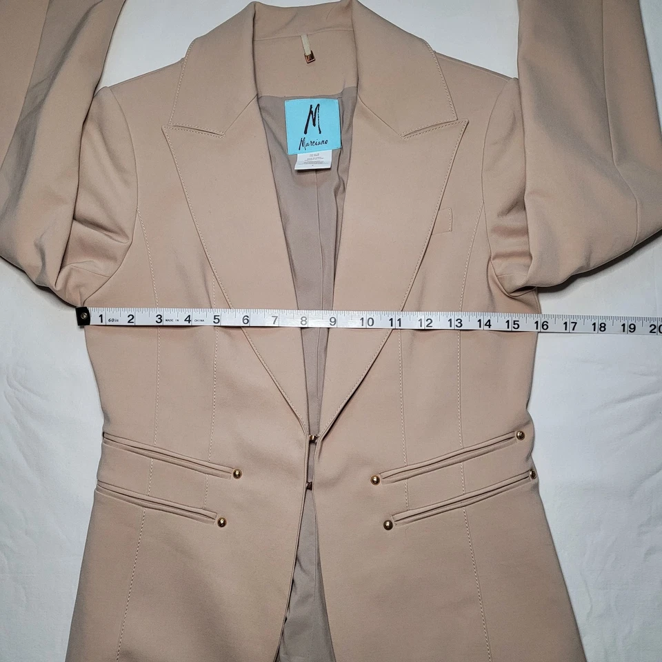 Blazer ajustado Marciano beige tostado con detalles de botones en tono dorado talla 4 Foto 4 de 4