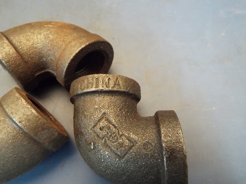 1/2" 150 Female NPT 90° Elbow Black Malleable Iron Pipe Fitting