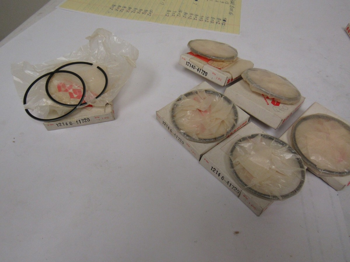 NOS Suzuki RM125A RM 125 1976 OEM Piston Ring Set 12140