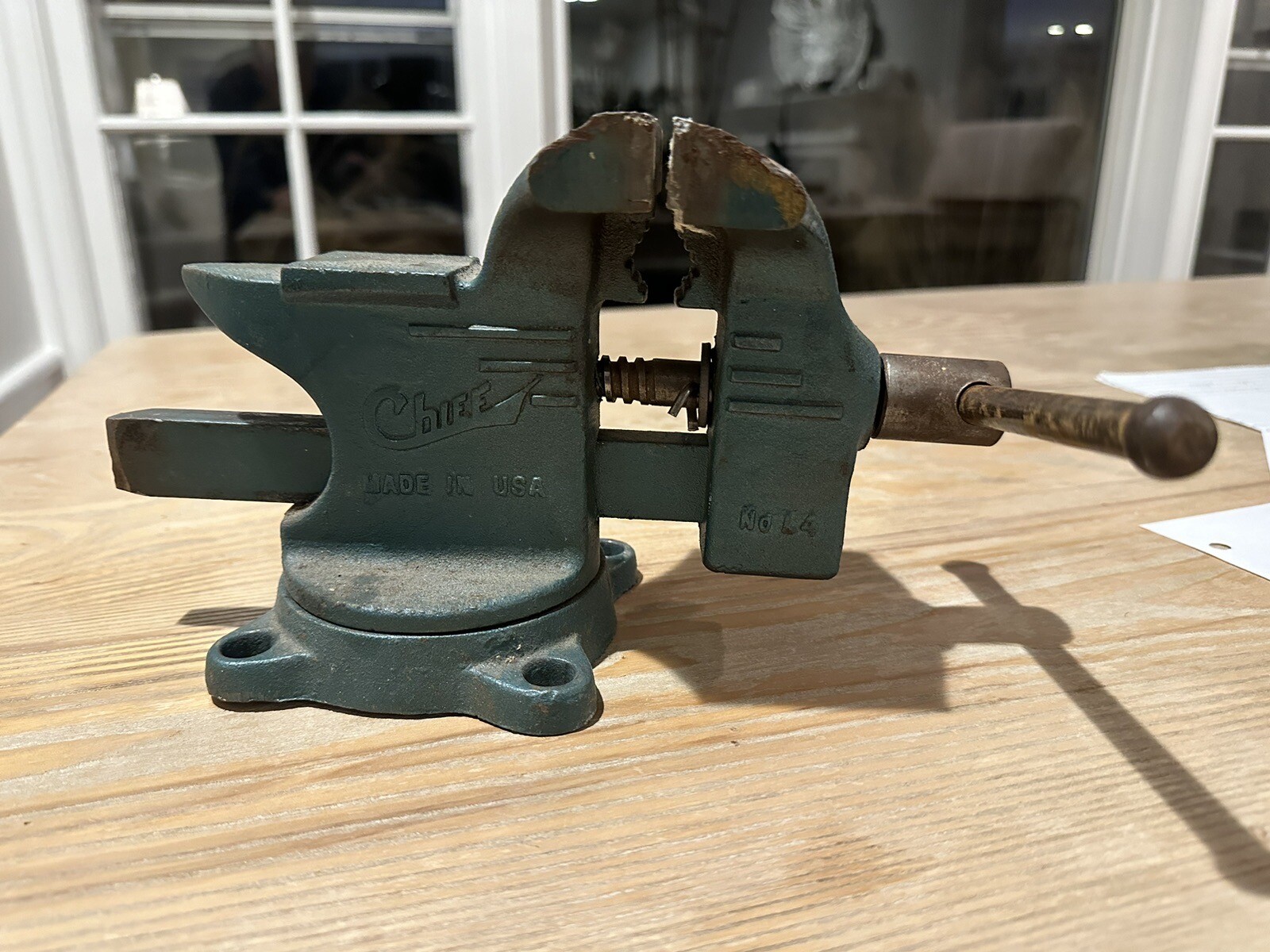 Vintage Chief L4, 4” Bench Vise With Pipe Jaws & Anvil USA eBay
