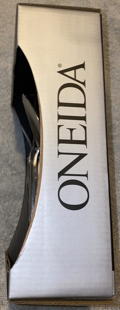 【Oneida】 メロンフォルムのティーサービス 4点 Oneida Reverso Service For 4 - 20 Piece Set Model B1033020AWM