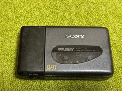 Sony WMD-DT1 DAT Walkman Portable Digital Audio Tape Player JANK