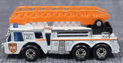 1982 Matchbox Metro Co. 5 White Fire Engine w/Extension Ladder #18 (1993)