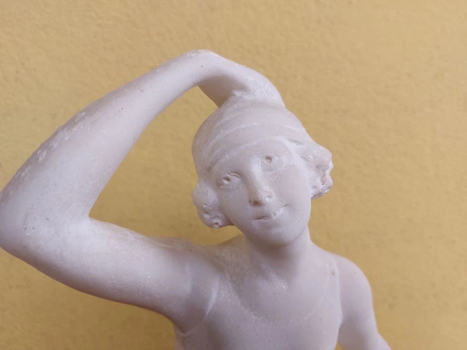 ANTICA STATUA STAUINA IN ALABASTRO SCOLPITO DECò DONNA BAGNANTE ONDINA H 30cm - Immagine 4 di 4