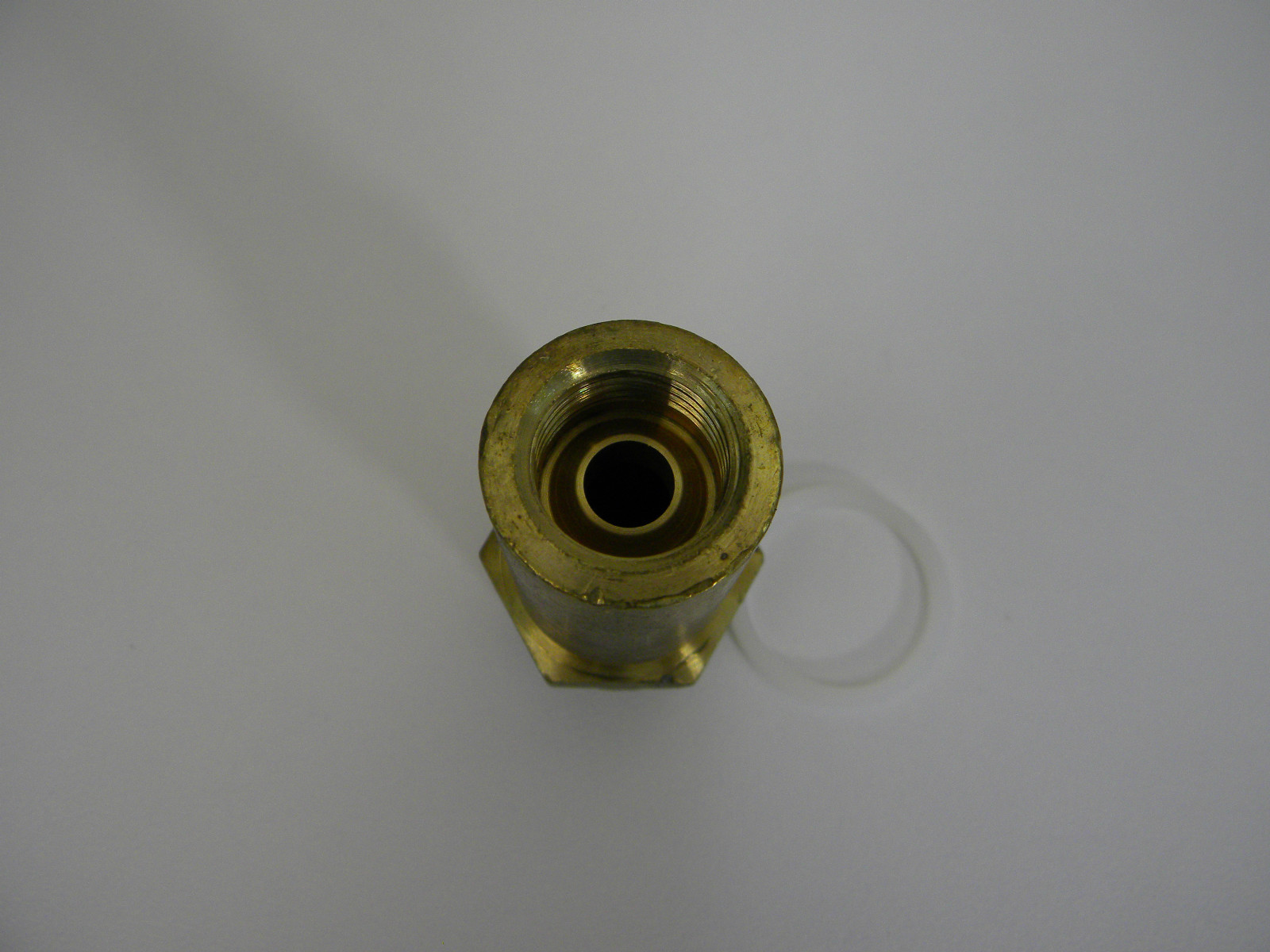 Rochester 4 BBL Quadrajet Fuel Inlet Fitting 7/8"X 20 Male 5/8"X18