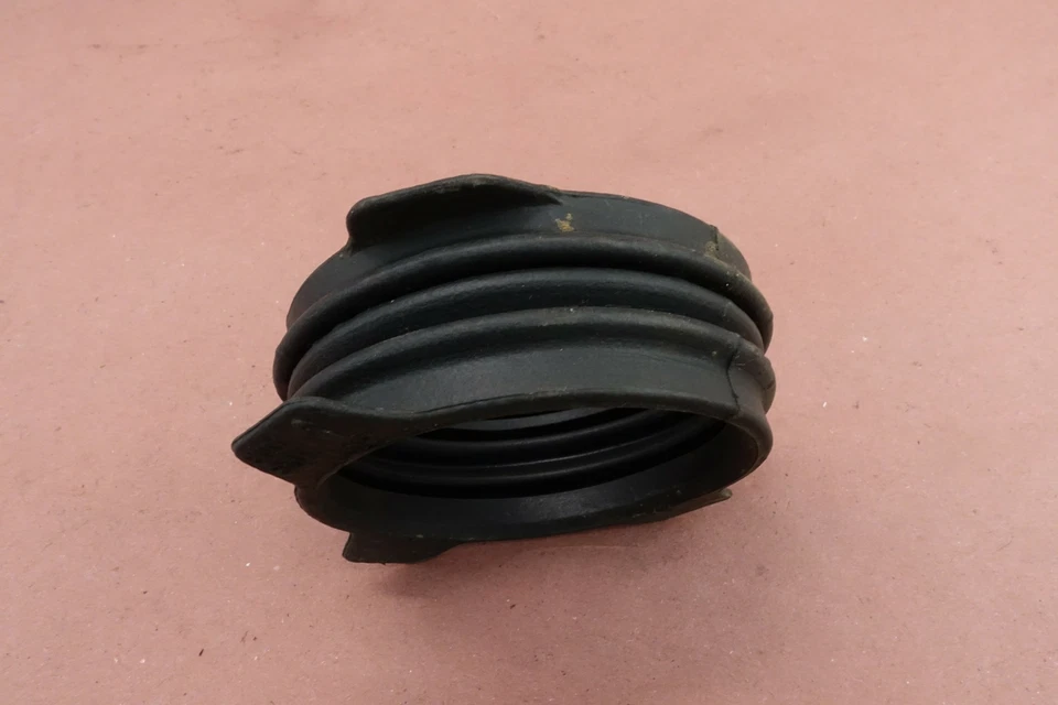 2001 - 2006 Honda Shadow AERO 750 VT750C Swingarm Boot - Imagem 3 de 4