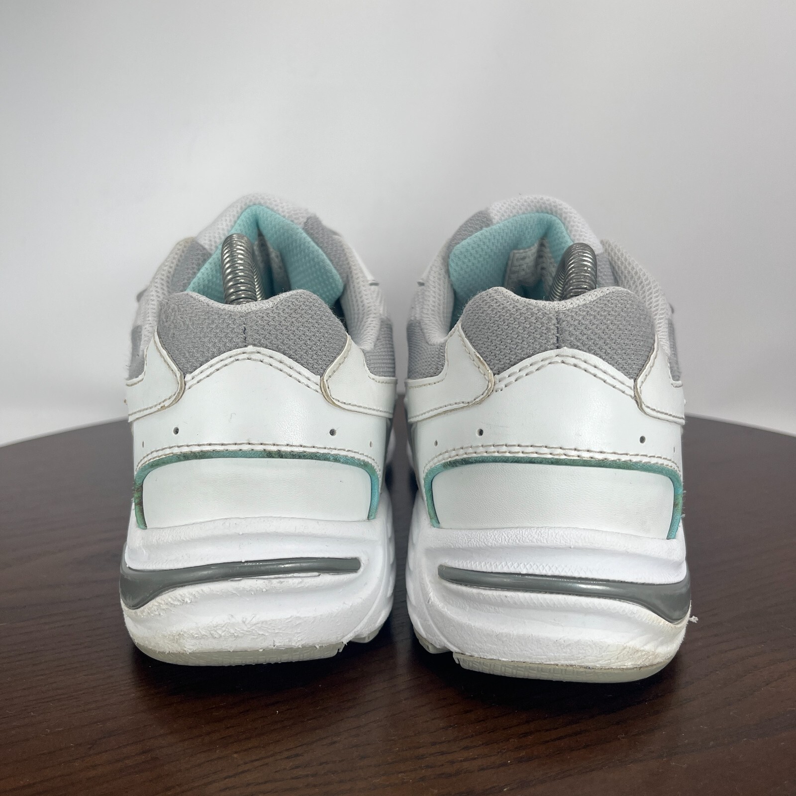 Vionic Tabi Shoes Women's 9 Wide White Gray Leather Double Strap Walking Sneaker