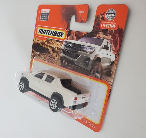 Matchbox 2018 Toyota Hilux 4x4 AWD Pickup Truck Diecast Toy Model 1:64 Unopened - Picture 3 of 4