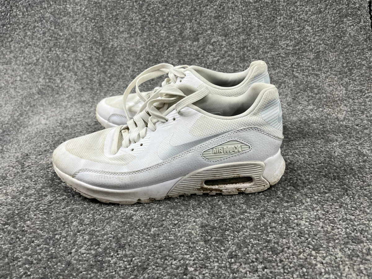 White nike shoes 2025 with grey swoosh