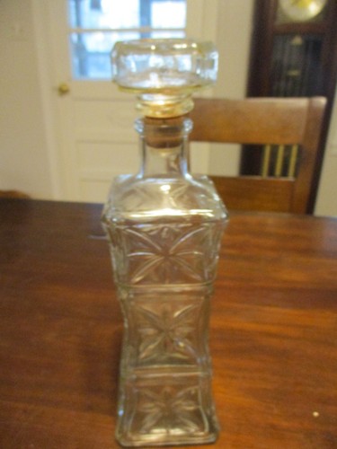 STARBURST CRYSTAL CUT GLASS MCM WHISKEY DECANTER CORKED BARWARE TAPERED 11.5''
