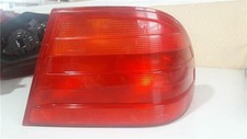 Feu arrière Mercedes 230