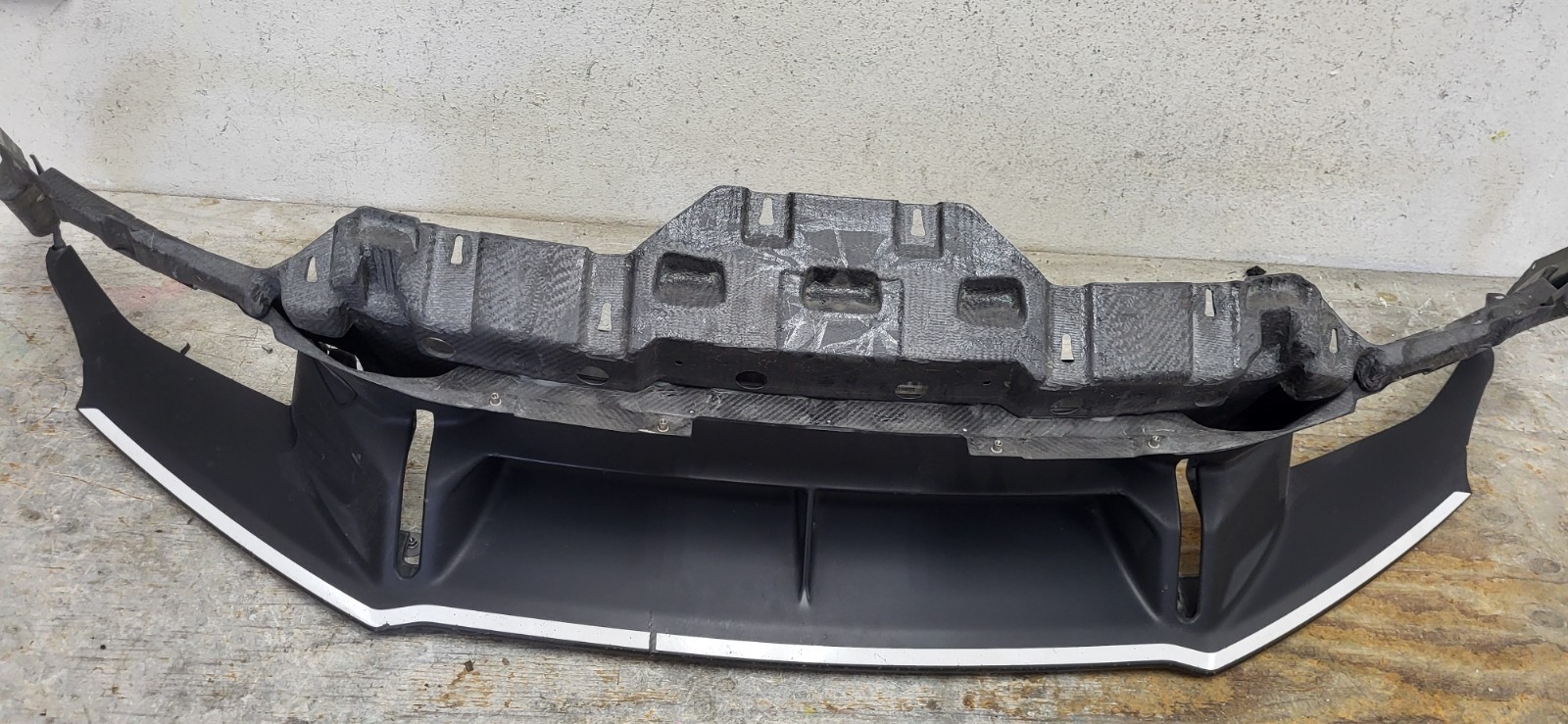 2022-2024 LAMBORGHINI HURACAN STO FRONT BUMPER SPLITTER USED *DC8019