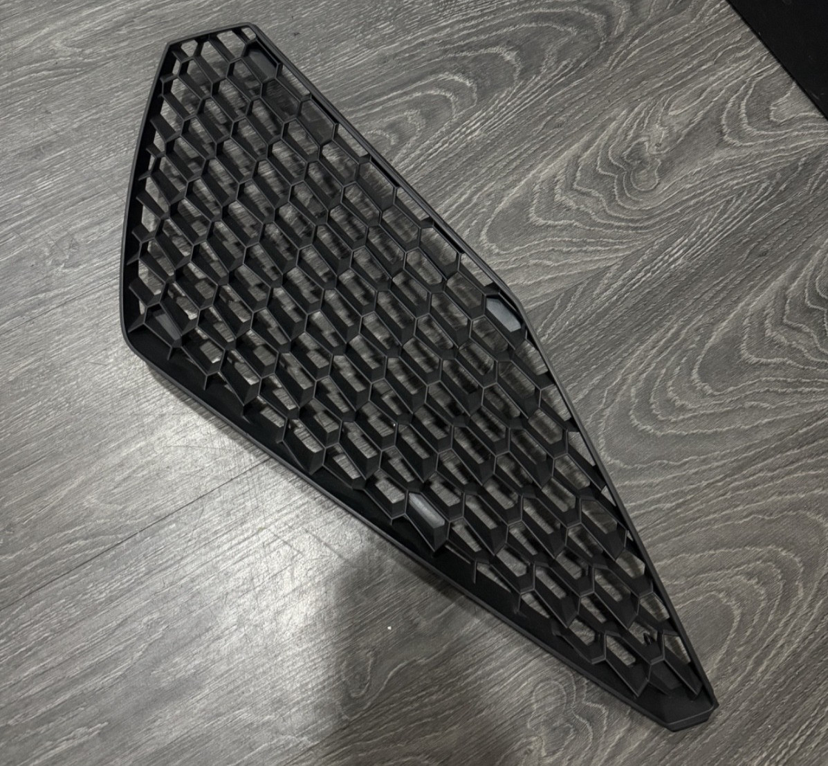 LAMBORGHINI HURACAN FRONT PASSENDER RIGHT BUMPER GRILLE 4T0807682A
