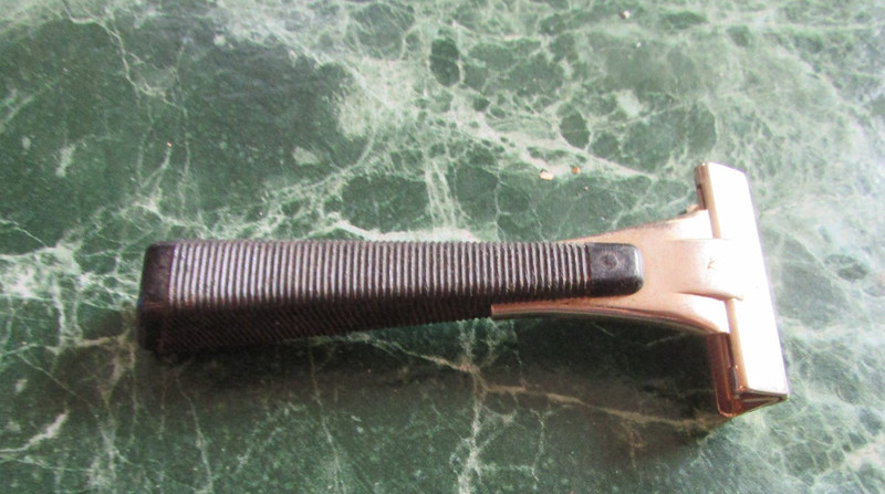 Schick Hyrdro-Magic Injector Safety Razor - 1950s                 (B