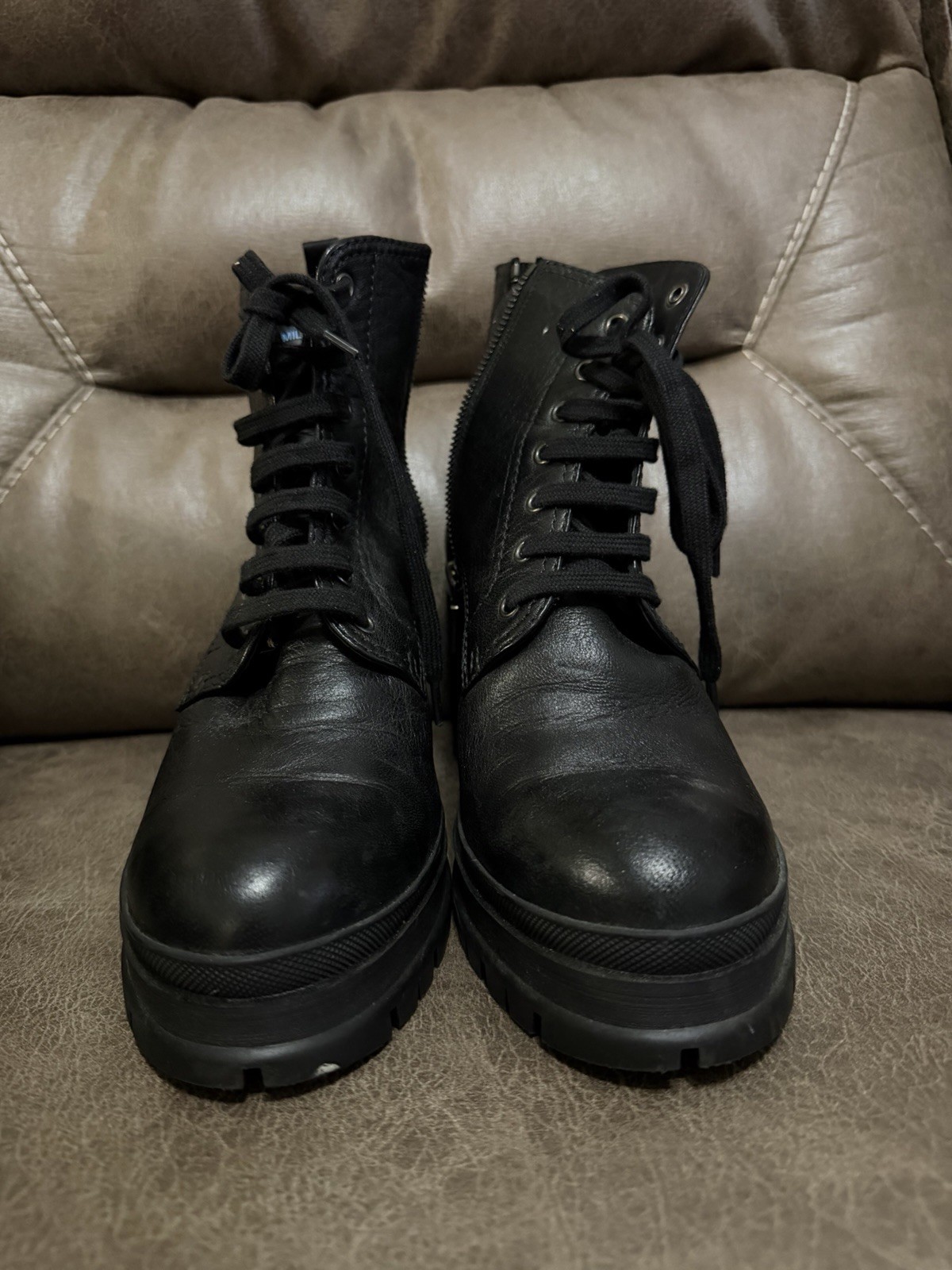 Prada Combat Boots Genuine Deer Skin Leather Women’s Size Eu 40 (9.5 US WOMEN)-image