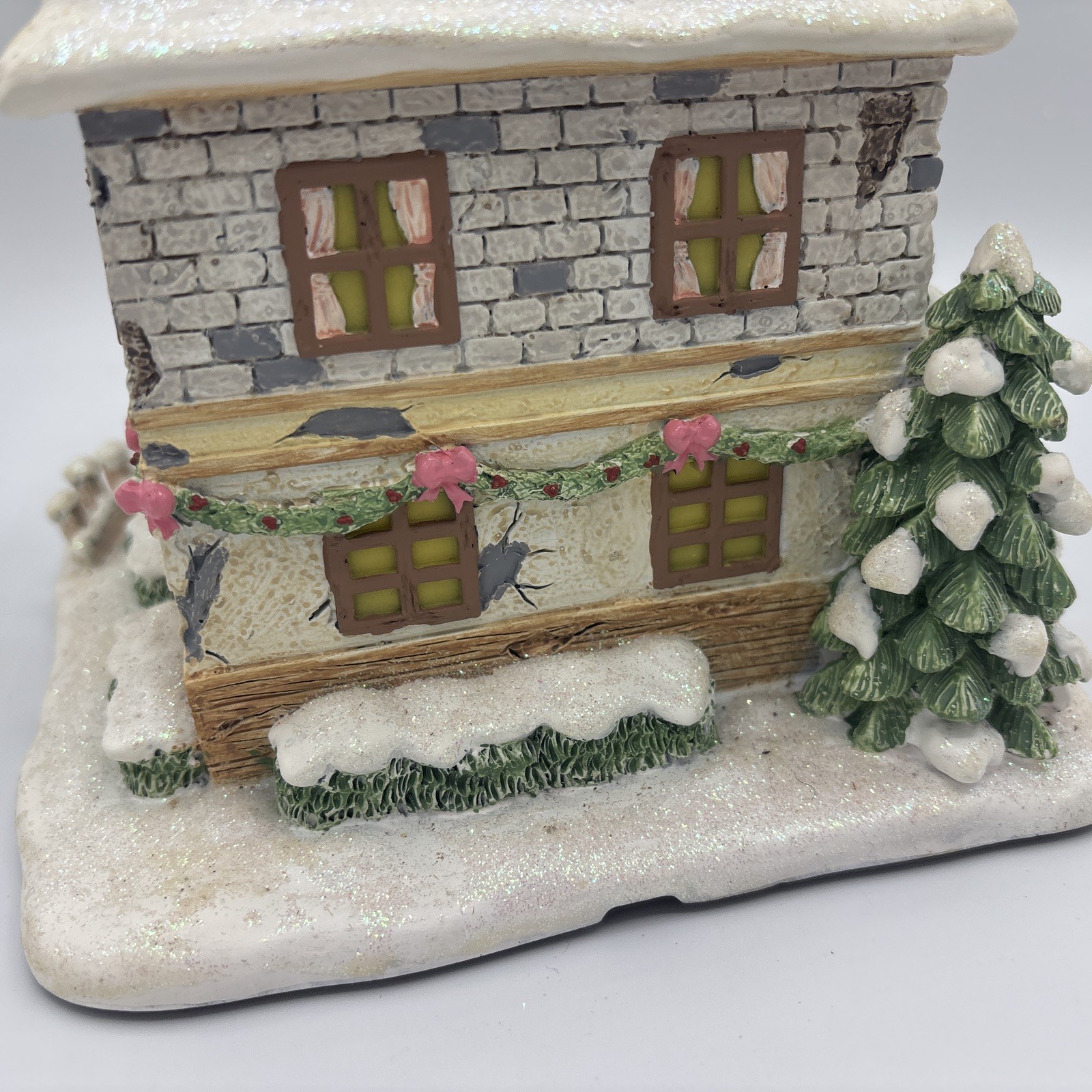 Hawthorne Precious Moments Christmas Carol Village Bob Cratchit House R77