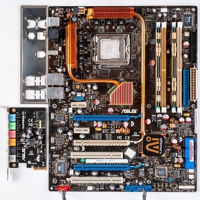 Asus P5N32-E SLI LGA775 ATX Motherboard DDR2 nForce 680i SLI 3-Way Core 2 Duo