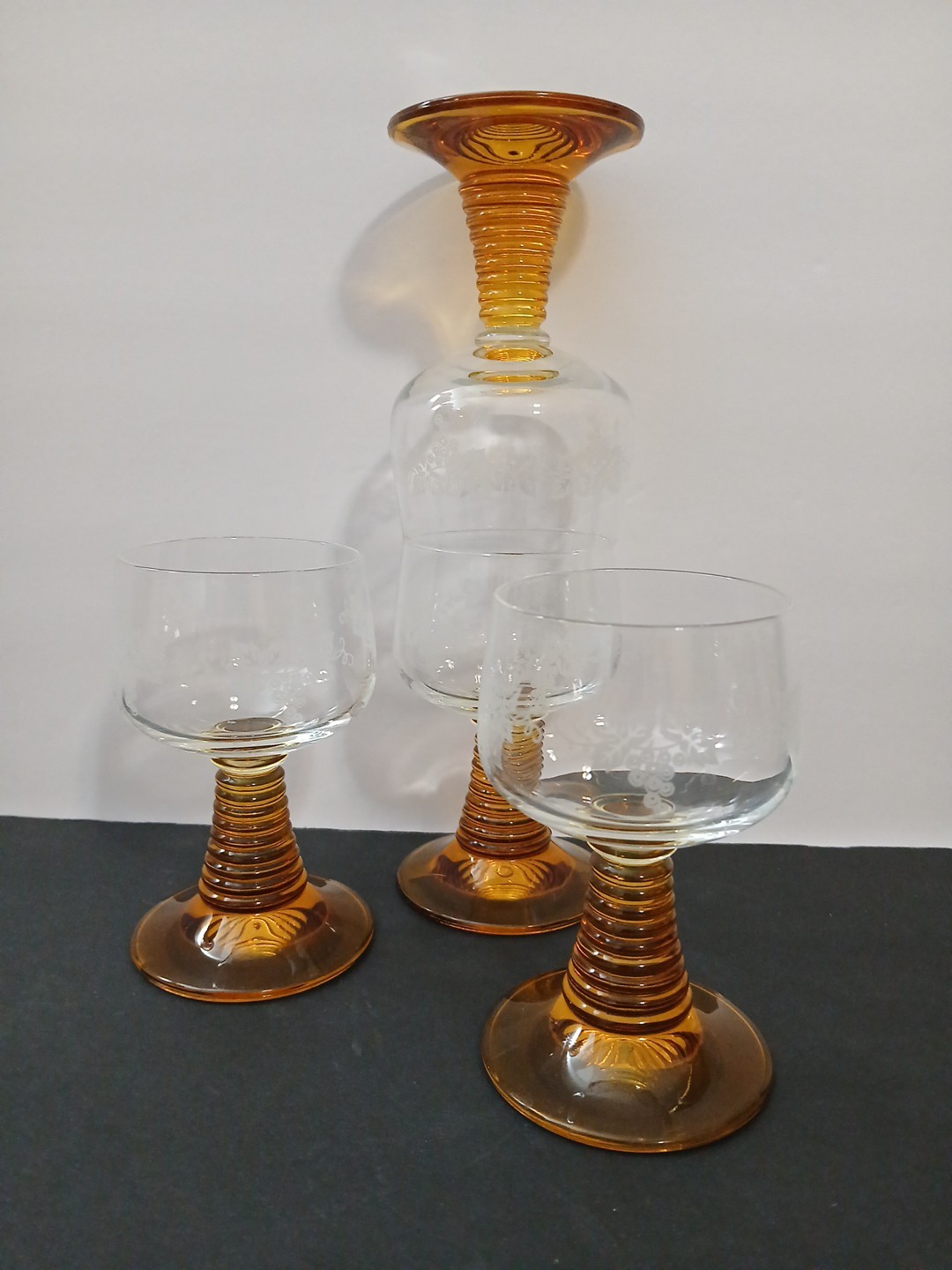 Schott Zwiesel Amber Beehive Stem Etched Grape Leaf Cordial Glasses Lot of 4