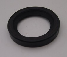 Rover P6 Final Drive Shaft Oil Seal = 528773