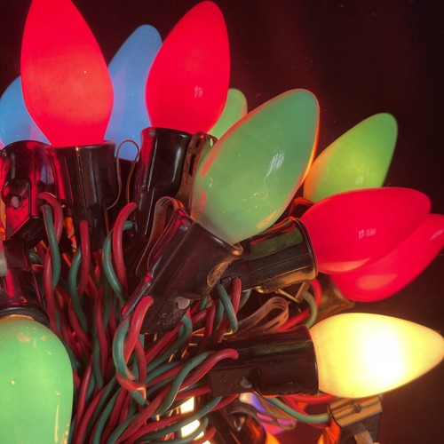 VINTAGE 25 LIGHT C9 CHRISTMAS LIGHT STRING Red Green Cord Heavy Metal