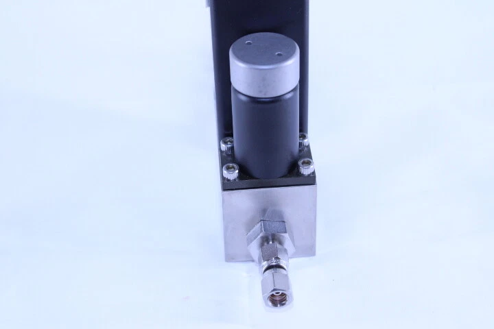 BROOKS Mass Flow Controller 5850S / BC1CA1EB3AA1B1 500 SCCM Oxygen - Image 3 of 4