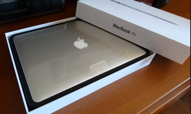 2017 GREAT MacBook Air 13 Core i5 8GB 256GB LAPTOP CATALINA + EXTRAS