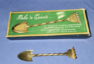 Vtg. Rake N Spade Green Thumb Cultivating Gardening Tool Holt Howard 5.5", Box