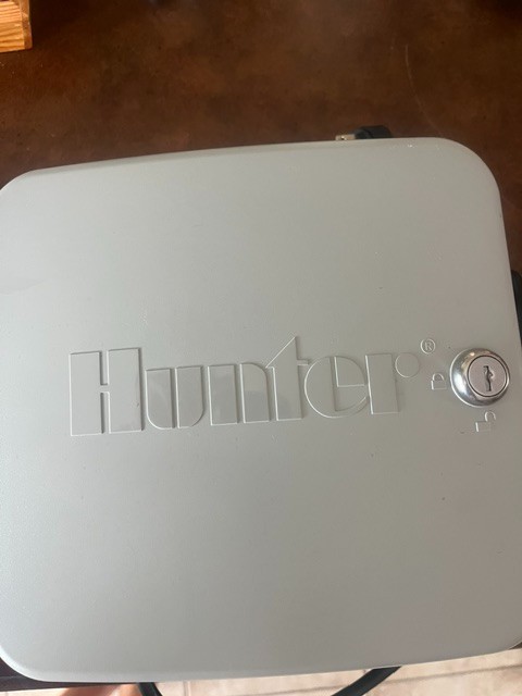 HUNTER HPC - 400 4 ZONE INDOOR/OUTDOOR IRRIGATION CONTROLLER
