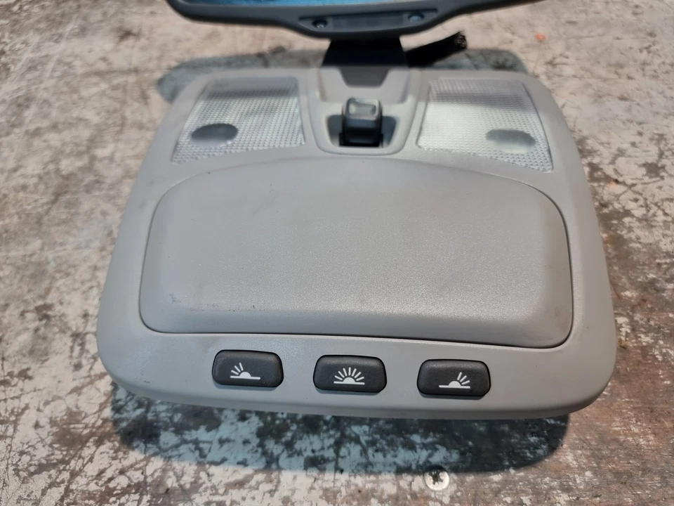 Luz interna frontal Volvo V70 e espelho retrovisor 2003 MK2 OEM 8685433 E11015469 - Imagem 2 de 4