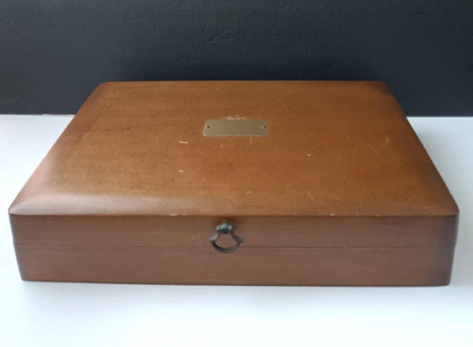 Oneida Flatware Set Community Plate Silverplate 68 Piece Grosvenor & Naken Chest - Image 2 of 4