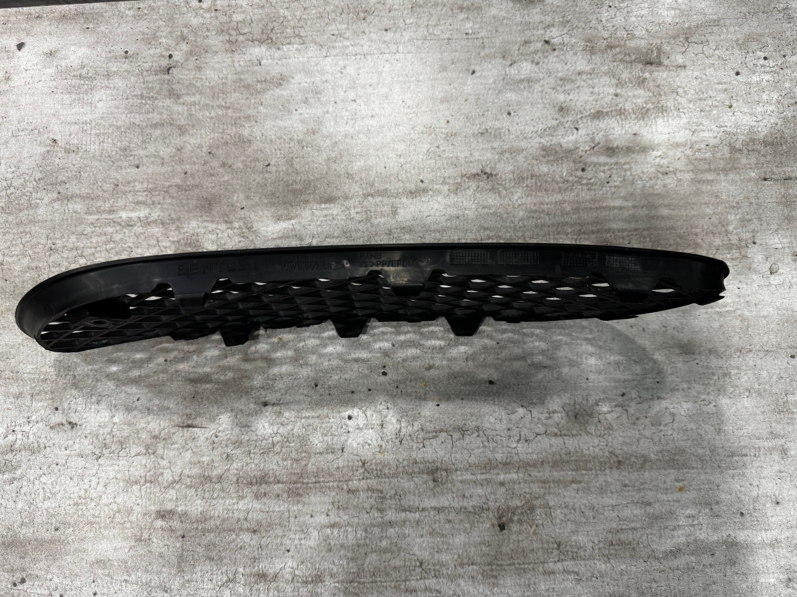 2004 - 2008 Bentley GT GTC Coupe Front Lower Right Bumper Grille 3W8807682 OEM