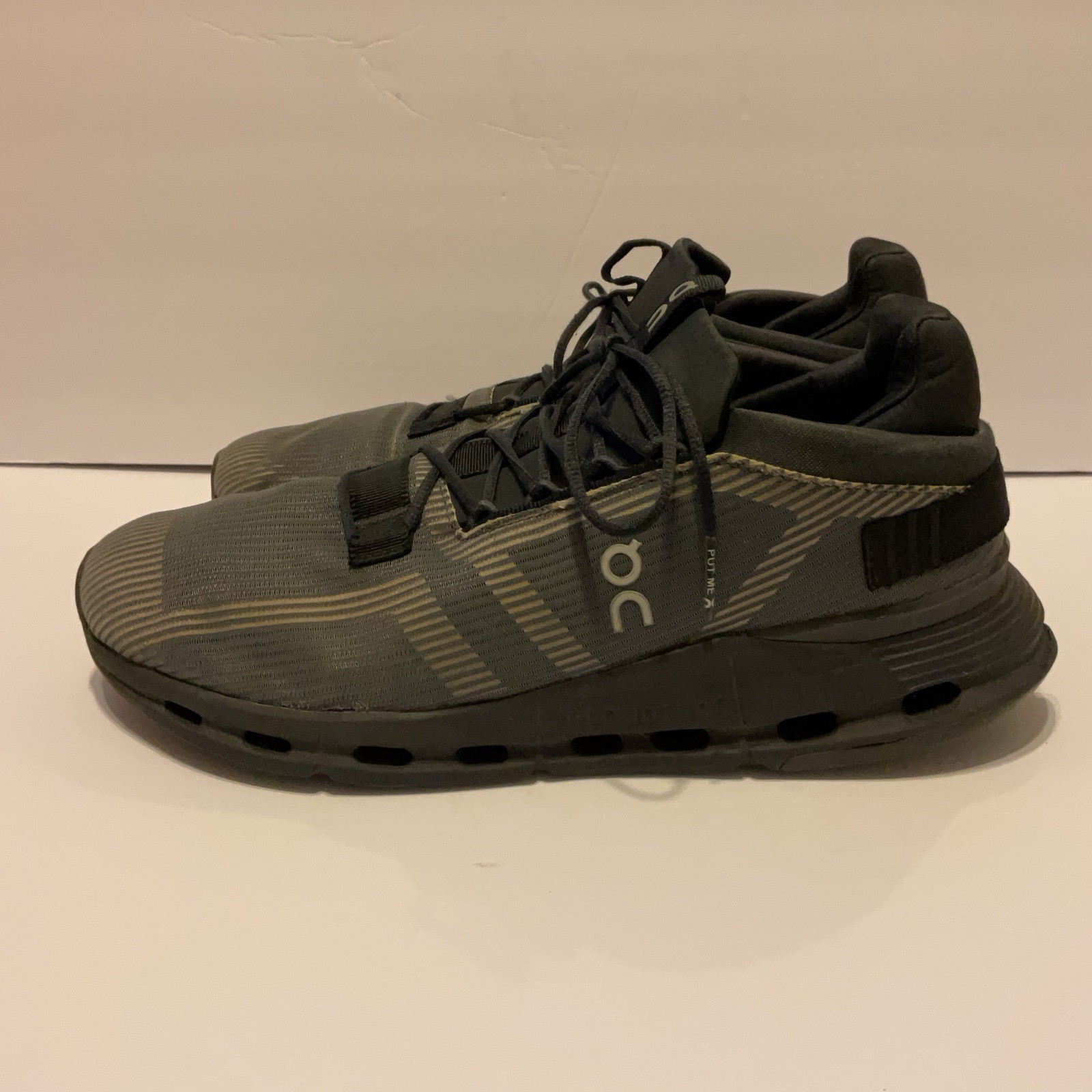 On Cloud On Running Cludnova Void Eclipse Undyed … - image 2