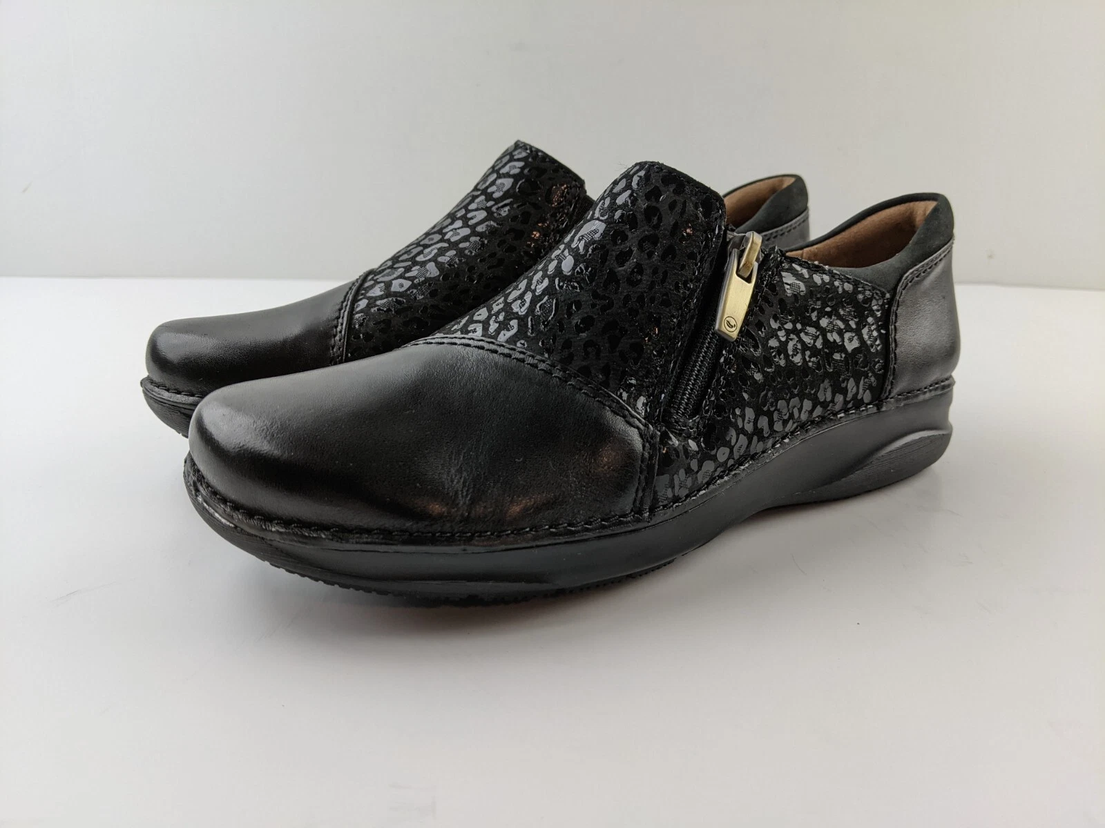 NUOVO mocassino Clarks destrutturato Appley zip donna US 6 M pelle nera comodo