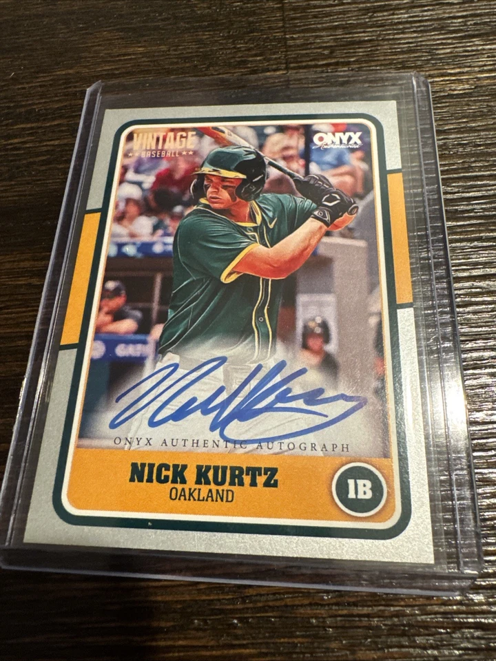 Onyx Vintage Nick Kurtz 2025 tinta azul automático/10 Oakland Athletics Foto 3 de 4