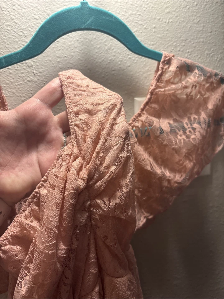 Large Woman’s Maternity Lace Dress Perfect For Your Photoshoot Fitted Waist 2 La - Image 3 of 4