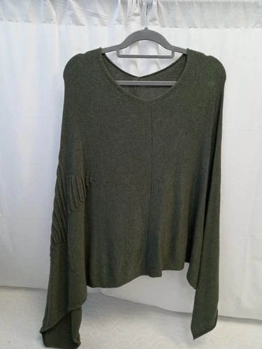 ? Unbranded Green Cape Style Jumper With Textured Star Detail One Size Vgc