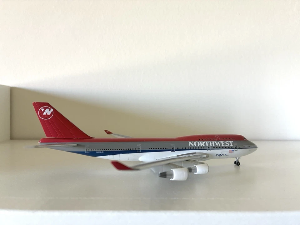 1:400 Dragon Wings Northwest Airlines 747-400 55470 - Image 2 of 2