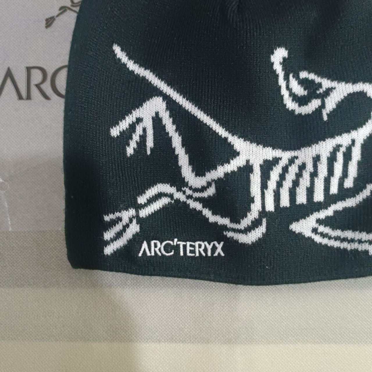 Arc'teryx Bird Head Toque Beanie Black & White Merino Wool Unisex Winter Wear thumbnail 2