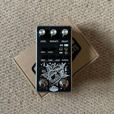 Polarbear Effects Young Hearts 2021 - Delay Effects Pedal - Black on Chrome
