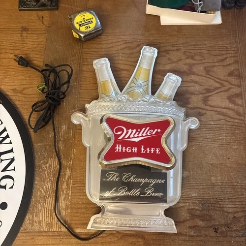 VINTAGE MILLER HIGH LIFE LIGHTED BUCKET BEER BOTTLES LIGHT SIGN DISPLAY Cracked*