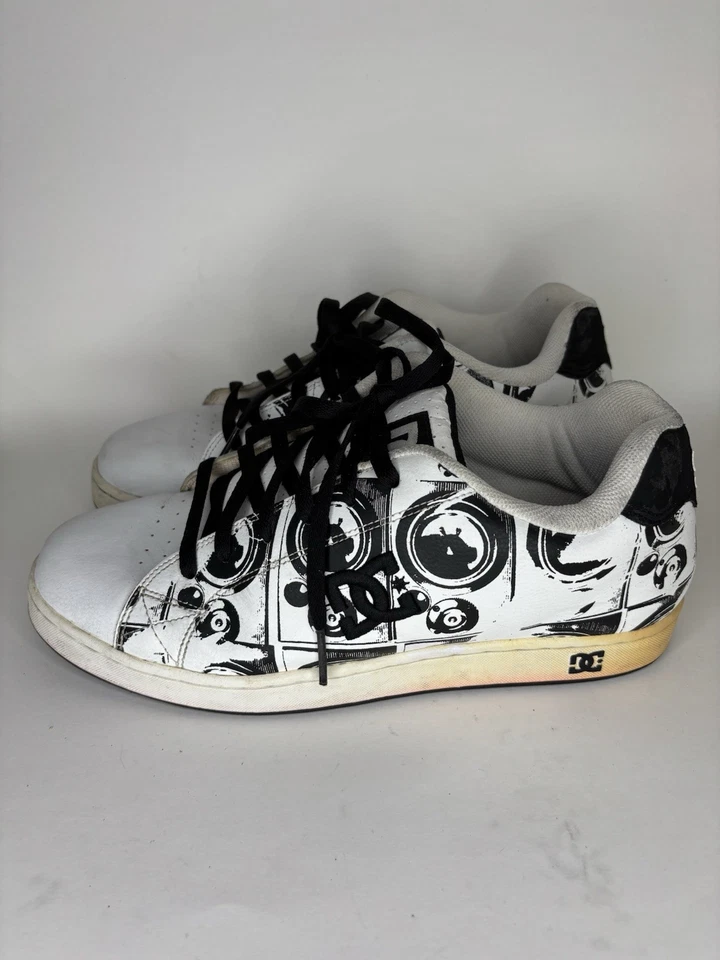 DC Shoes Lace Up Men's Size 12 Skateboarding White Black Chunky Sneakers - Image 3 of 4