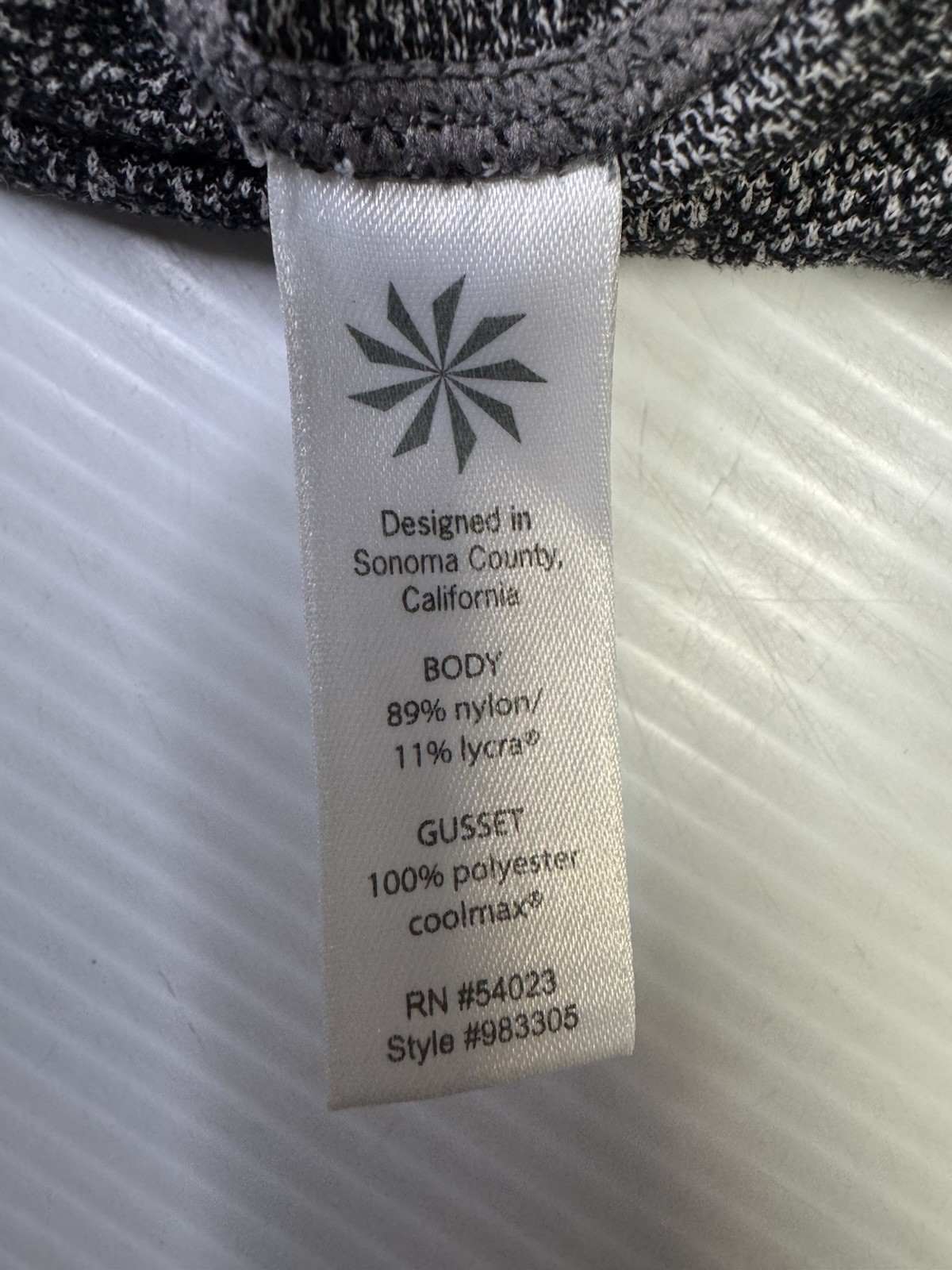 Athleta Gray Herringbone Static Drifter Capri Leg… - image 5