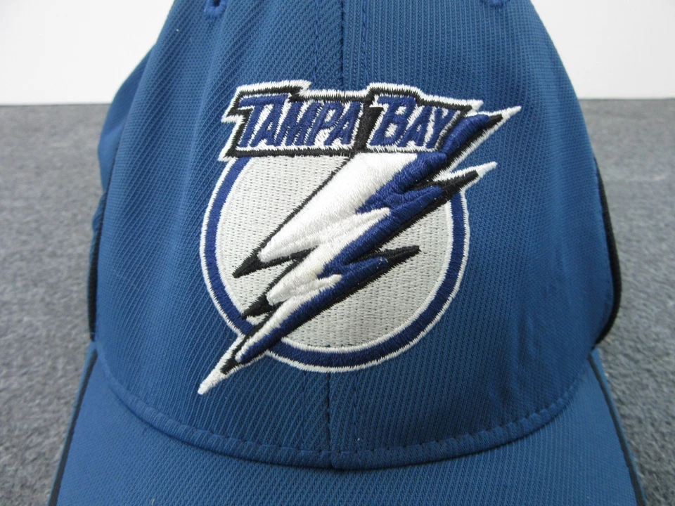 Gorra Tampa Bay Lightning Reebok para hombre ajustada talla única azul negra NHL hockey Foto 3 de 4