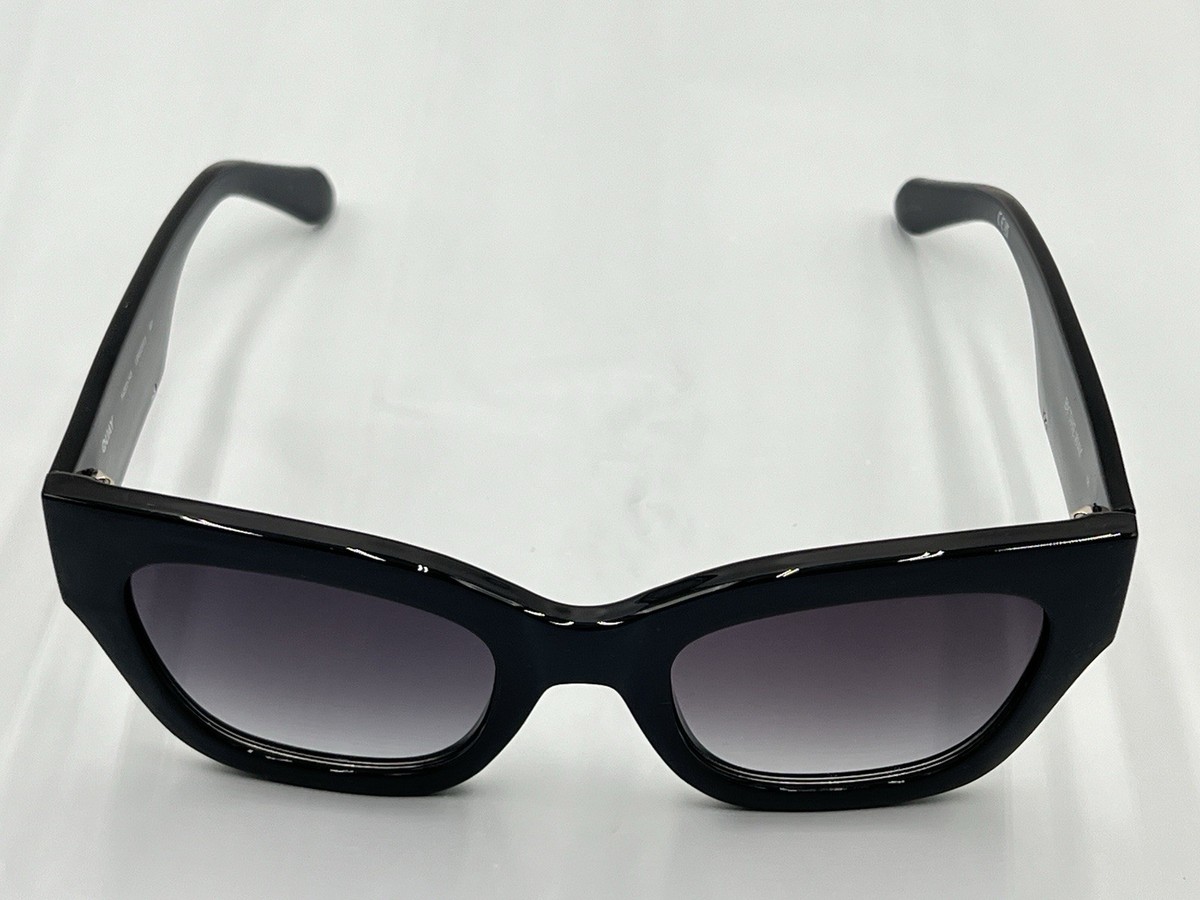 NEW QUAY Australia BY THE WAY Smoke Lens Black Frame 