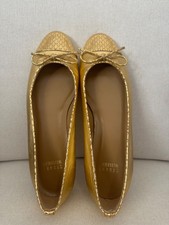 uthentic Stuart Weitzman Gold Cap Toe Flats w...