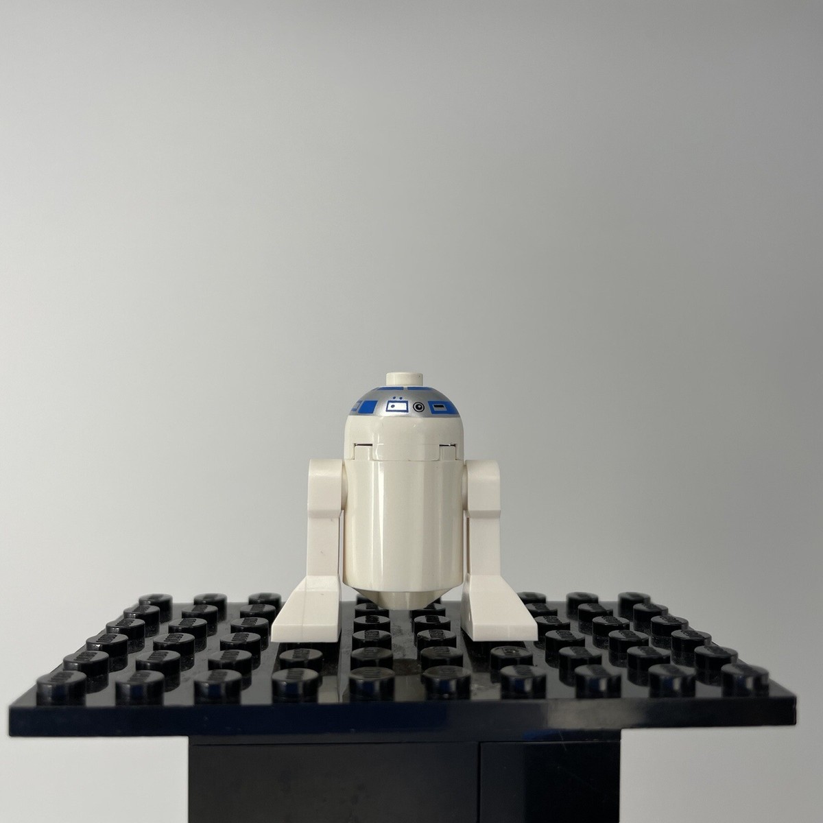 LEGO 1990s Star Wars Minifigure R2-D2 sw0028 White & Silver