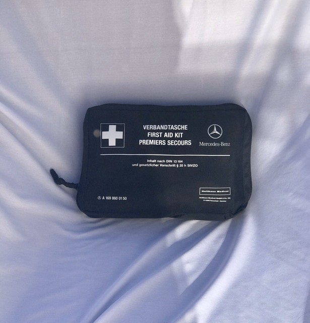 GENUINE MERCEDESBENZ FIRST AID KIT oem part a1698600150 NEW made in