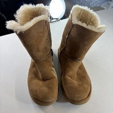 UGG Australia Womens Bailey Button II, Size US 7 - Chestnut