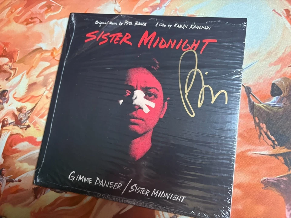 Sister Midnight and Gimme Danger  7" Vinyl SIGNED Paul Banks Interpol In Hand - Image 2 of 4